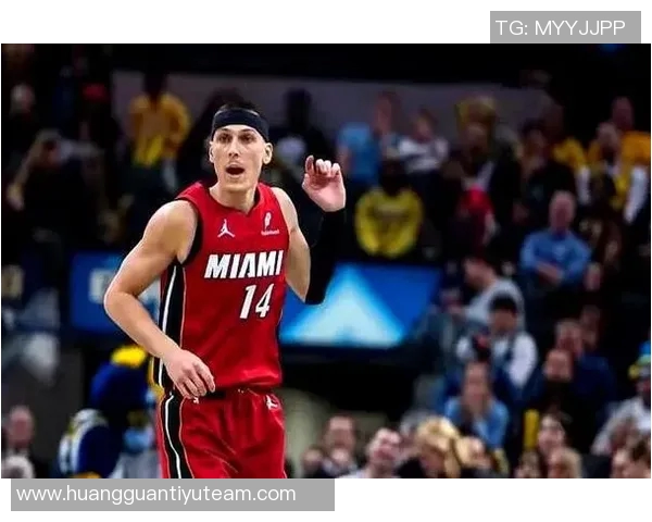 希罗上半场表现出色下半场失常仅得0分球队遭遇困境