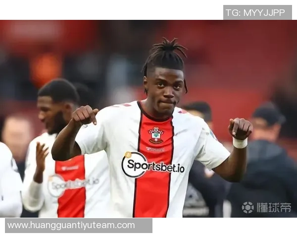 拉拉维亚谈夏季防守训练称自己是一名出色的防守者